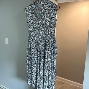 Cute floral dress, long.